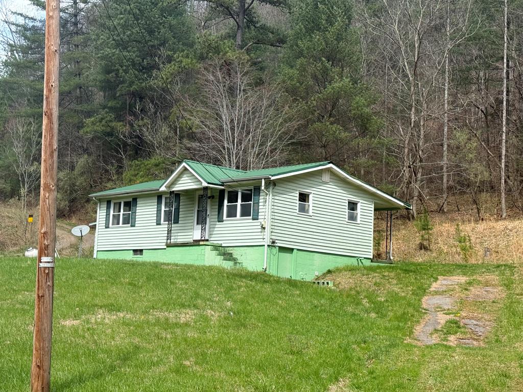 8836 Lovers Gap Road — photo