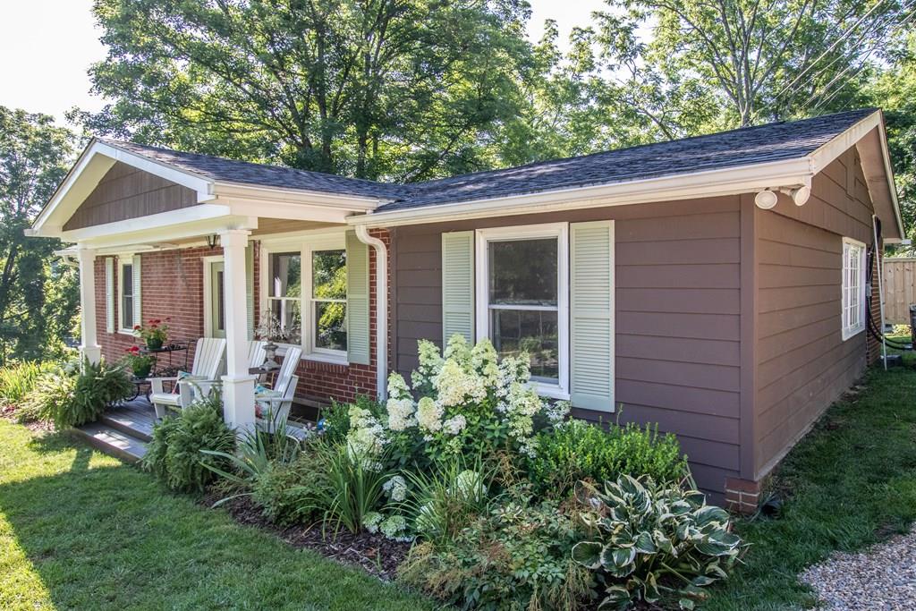 344 Gibson Street — photo