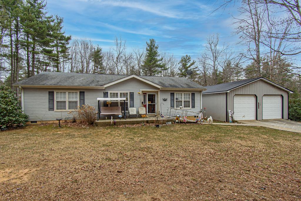 162 NE Mountain Laurel Way — photo