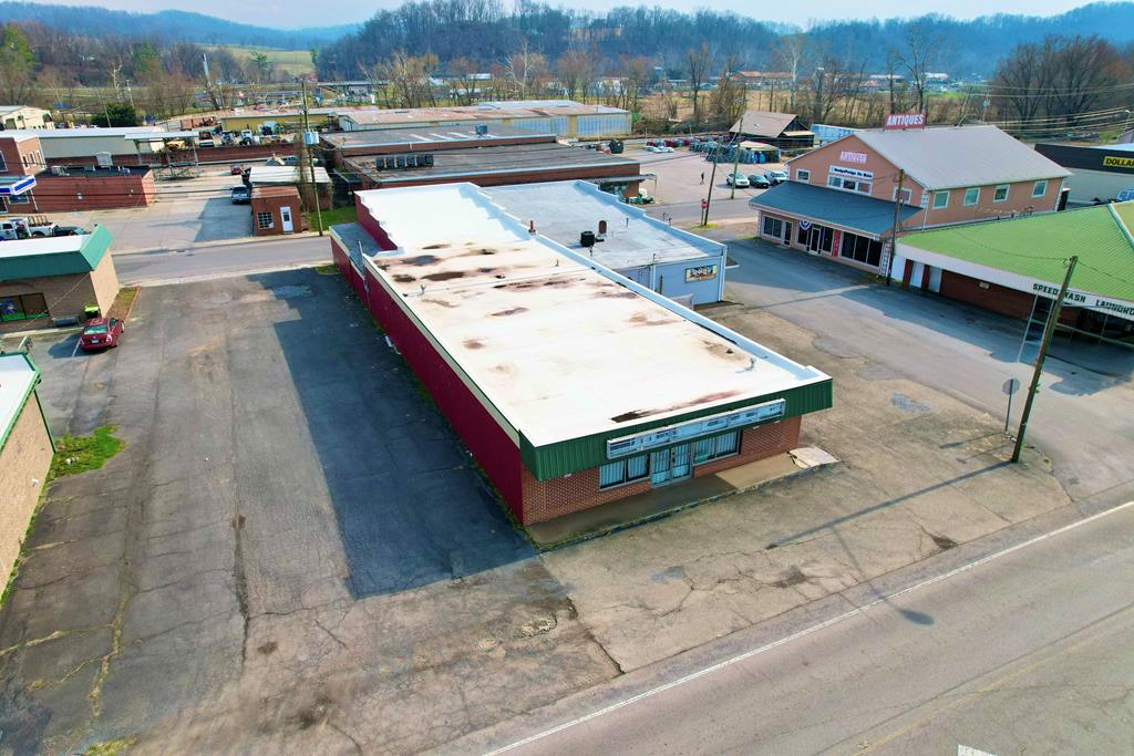 136 West Lee Highway — photo