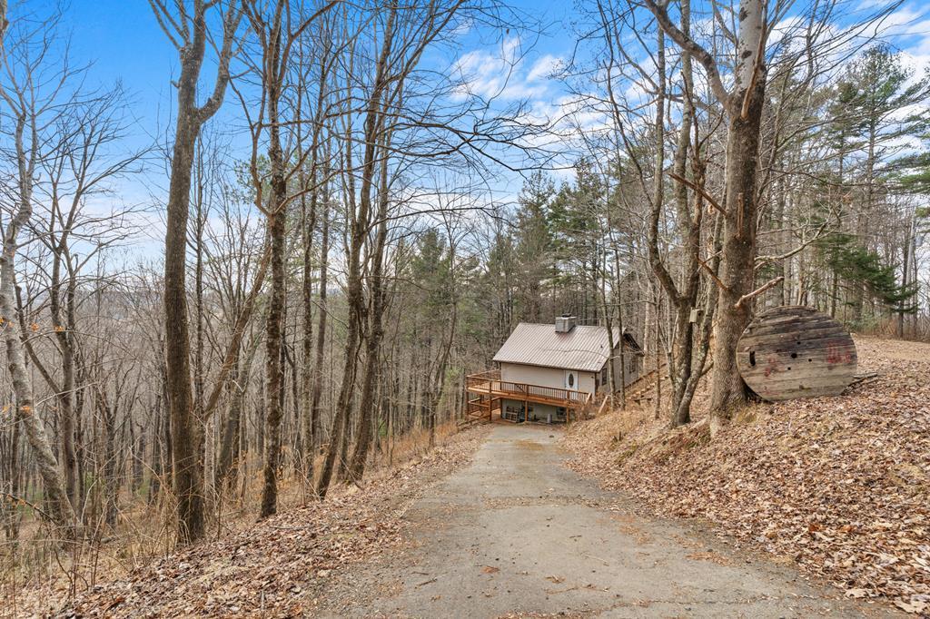 144 SW Pine Ln — photo