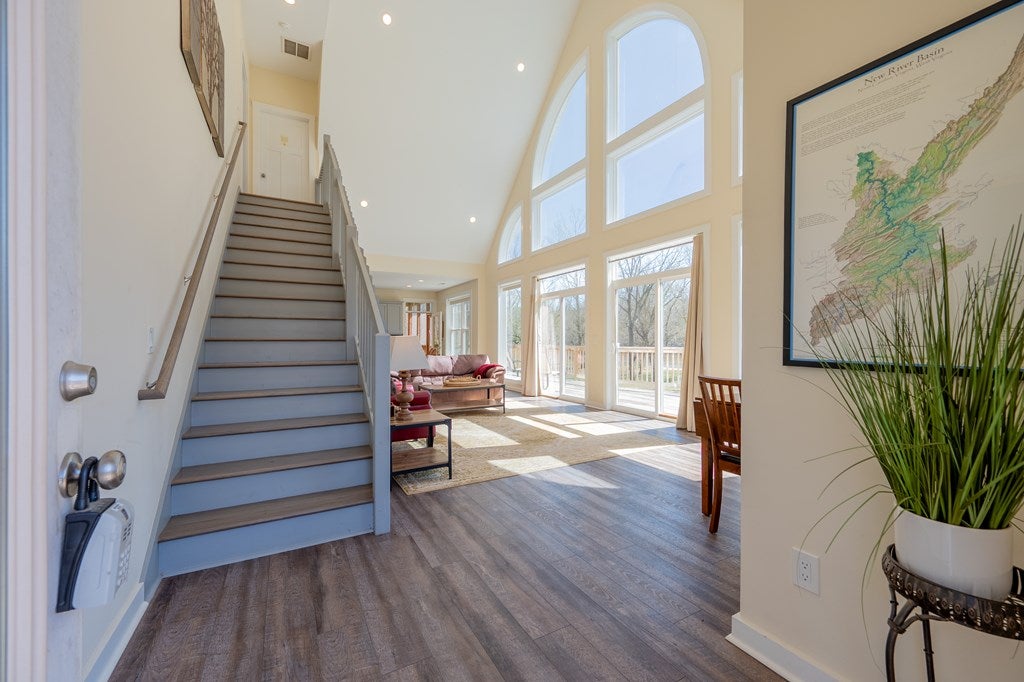4204 Clarks Ferry Rd, Draper, VA 24324 — photo 3
