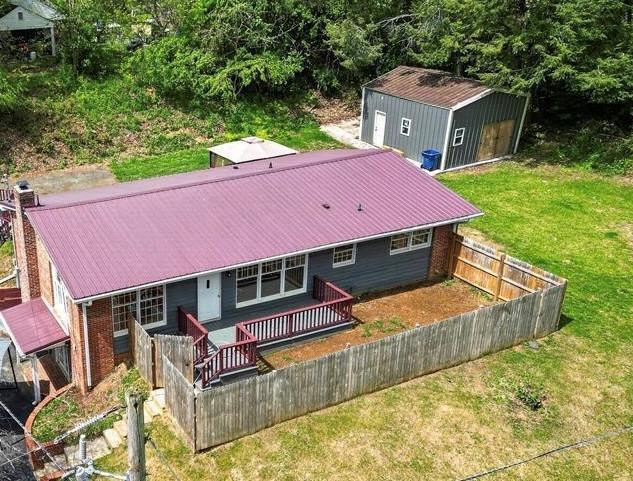 206 Pendleton Ave, Chilhowie, VA 24319 — photo 2