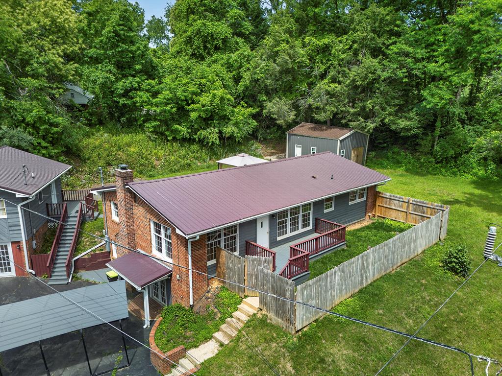 206 Pendleton Ave, Chilhowie, VA 24319 — photo 3