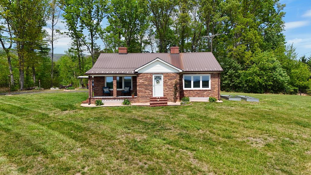60 Edwin Lane — photo