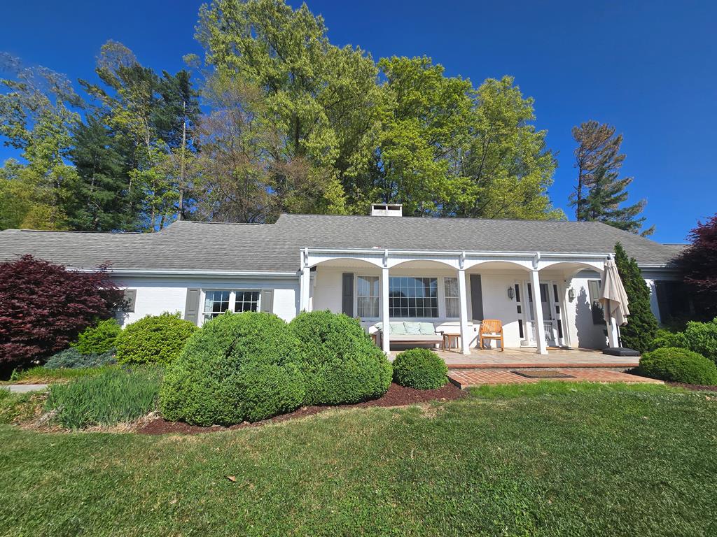 570 West Valley Dr — photo