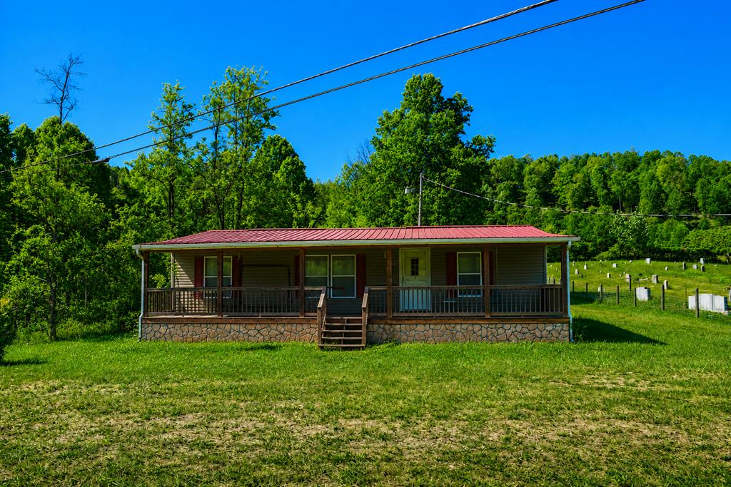 1402 Campbell Hollow Rd — photo