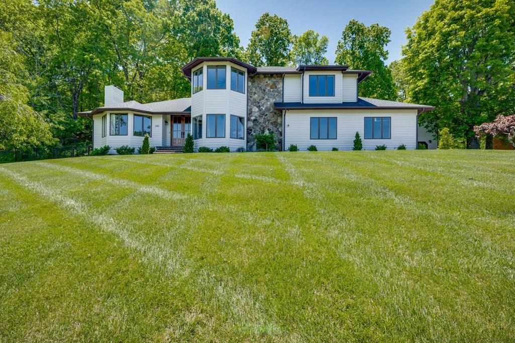 390 Winterham Dr — photo