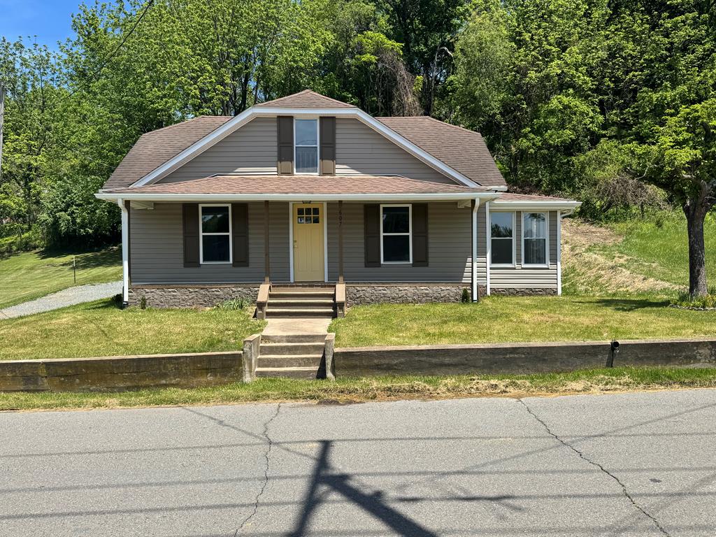607 Givens St. — photo