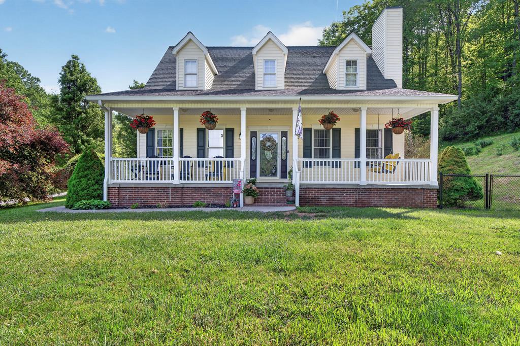 520 Mountain Lake Dr. — photo