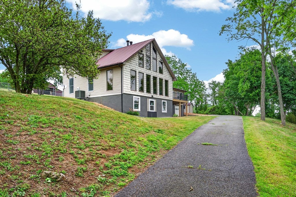 418 Danner Rd, Max Meadows, VA 24360 — photo 2