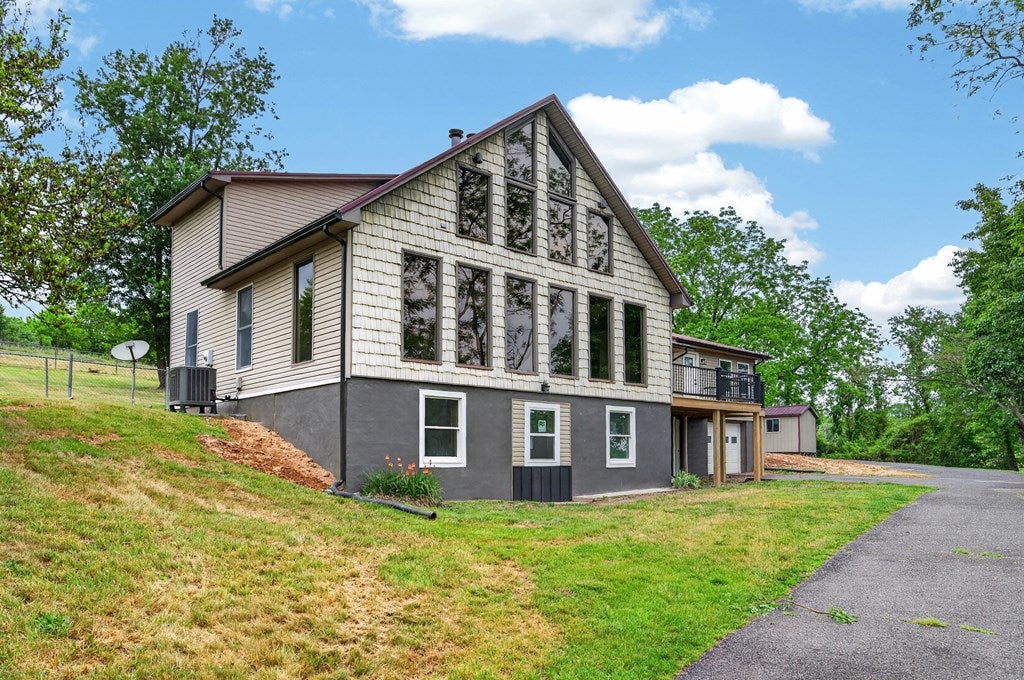 418 Danner Rd, Max Meadows, VA 24360 — photo 3