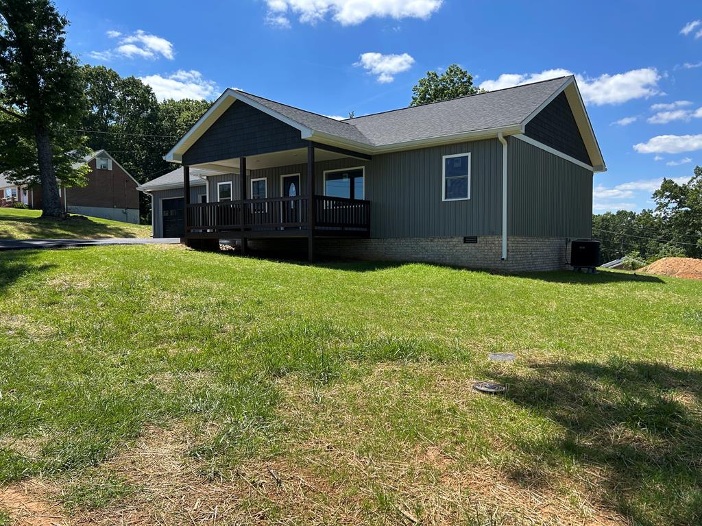 336 336 Edgewood Dr. — photo