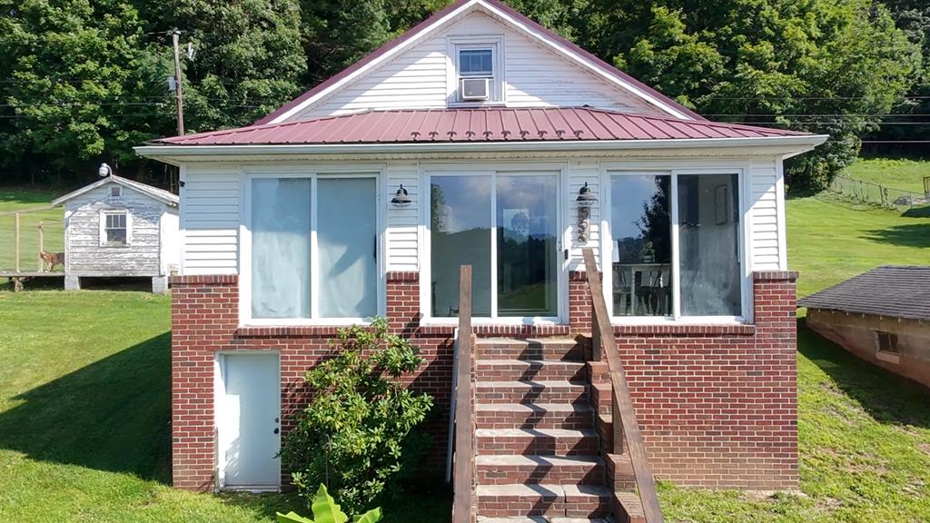 556 Swords Creek Road — photo
