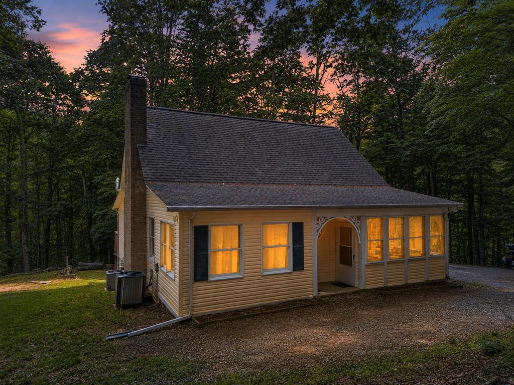 12034 Waterhouse Lane — photo