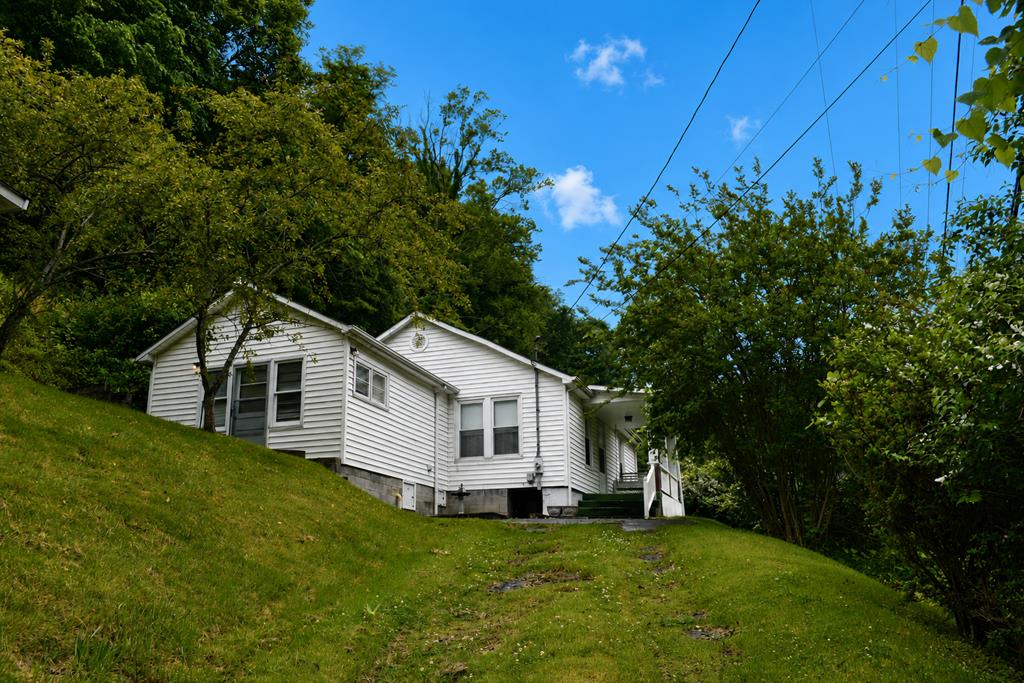 3823 Hoot Owl Rd — photo