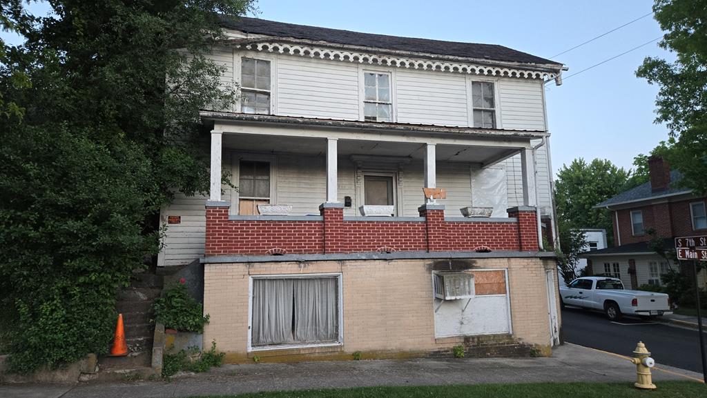 515 E Main St — photo