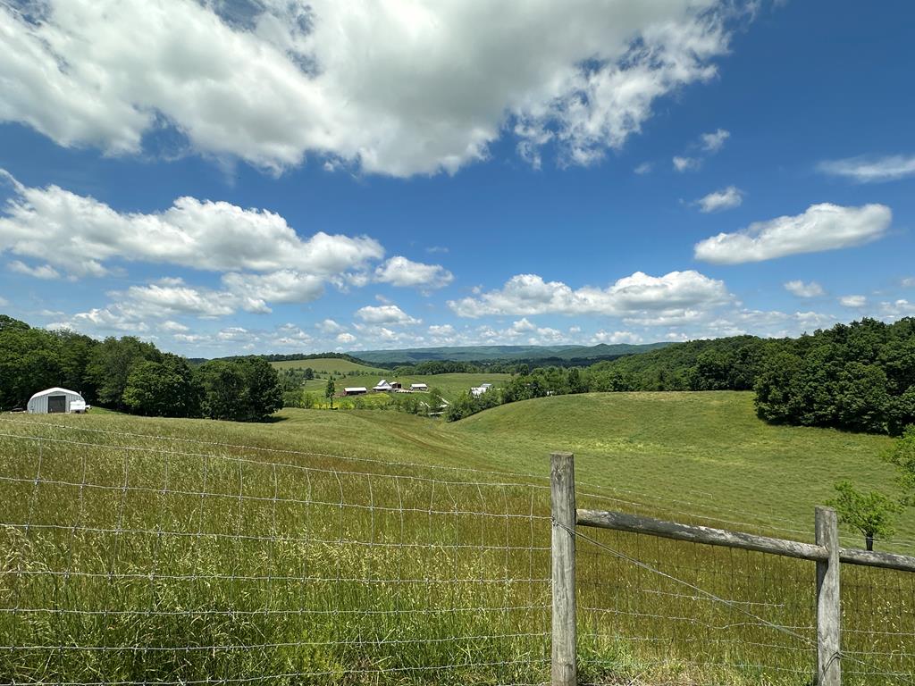 570 Scowanda Spring Rd, Rural Retreat, VA 24368 — photo 2