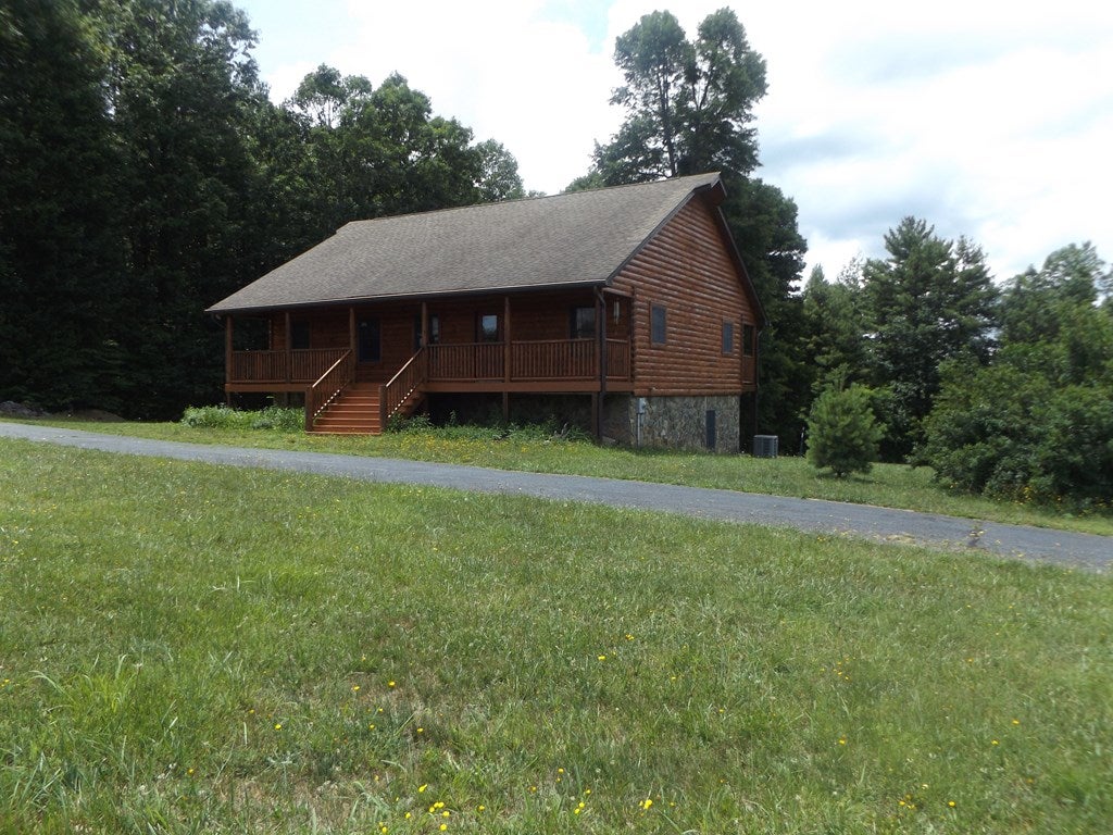 201 Deer Ridge Rd, Hillsville, VA 24343 — photo 2