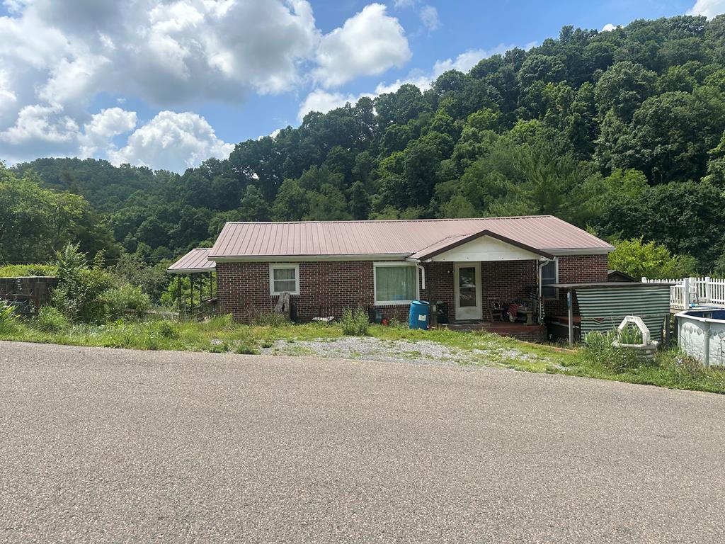 152 Vickey Dr. — photo