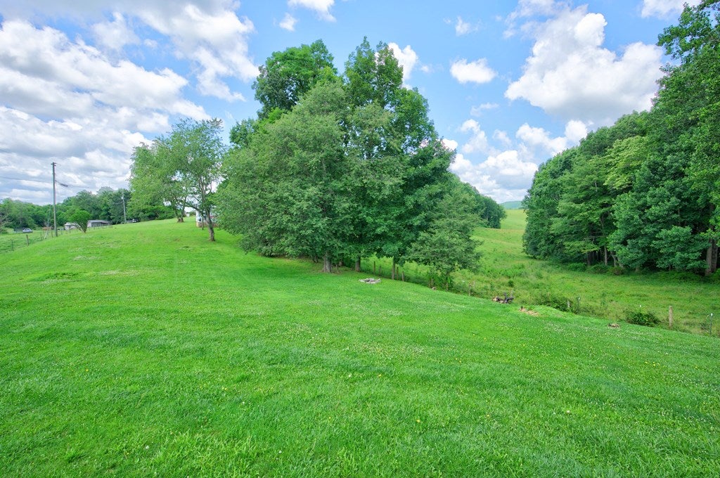 326 Mount Airy Rd, Rural Retreat, VA 24368 — photo 3