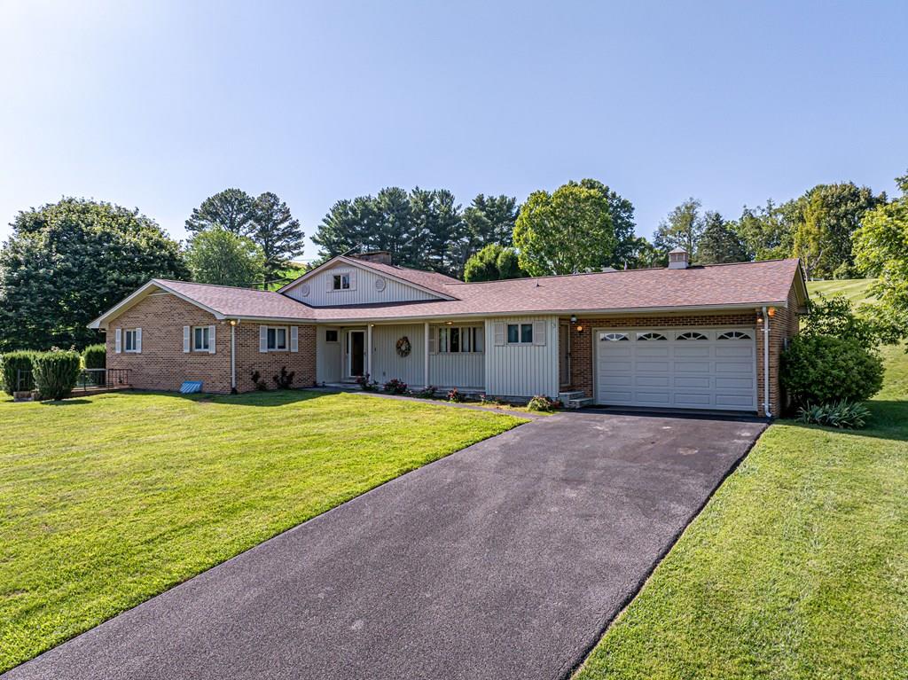 33 Fairview Drive — photo
