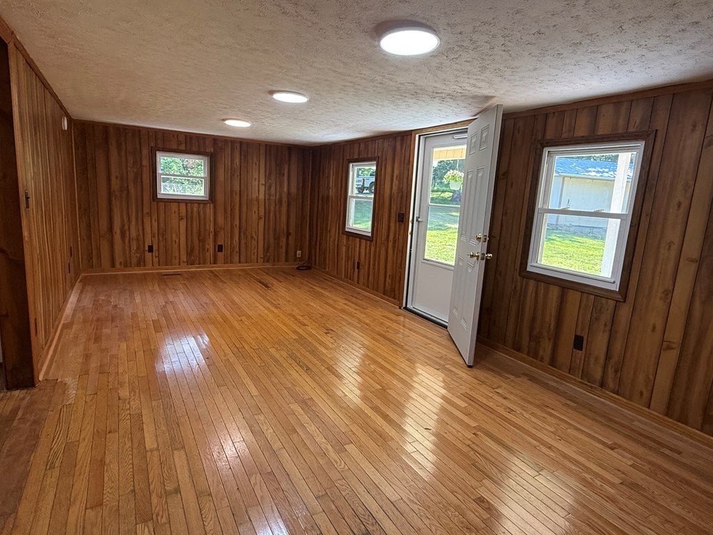 1269 Crown Ridge Rd, Galax, VA 24333 — photo 2