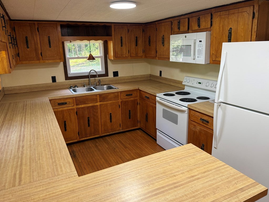 1269 Crown Ridge Rd, Galax, VA 24333 — photo 3