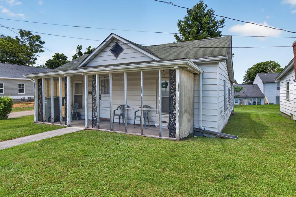309 SW Roberta Street — photo