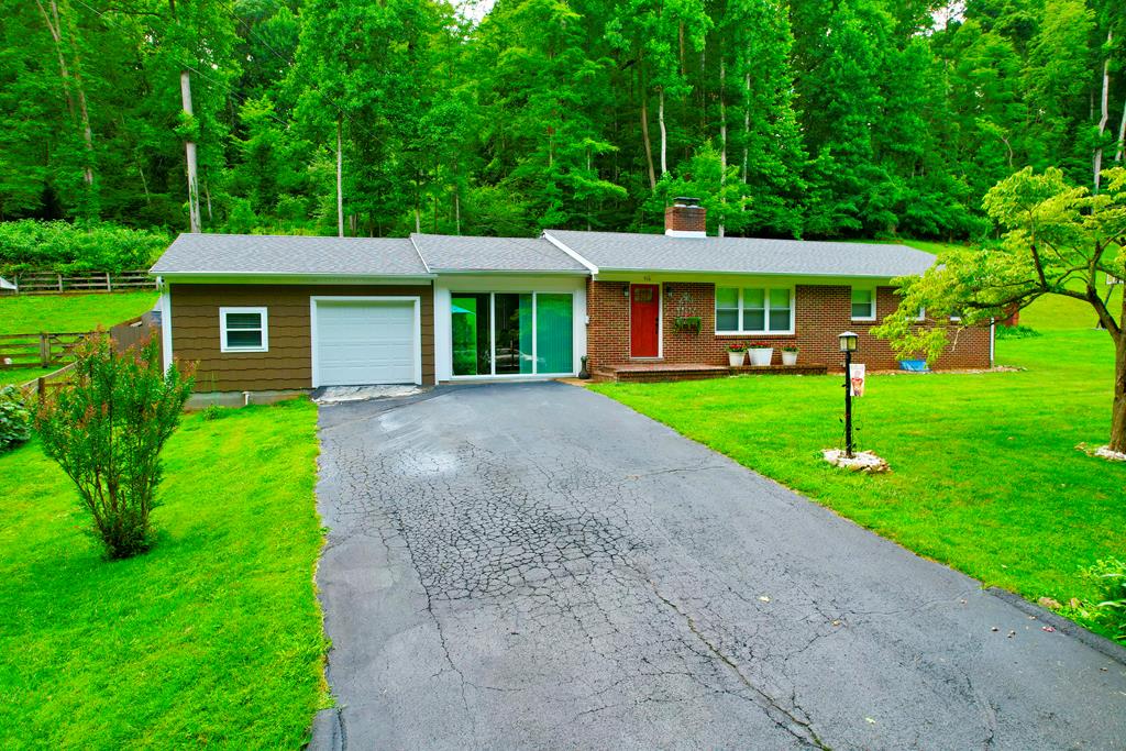 916 Hollow Road — photo