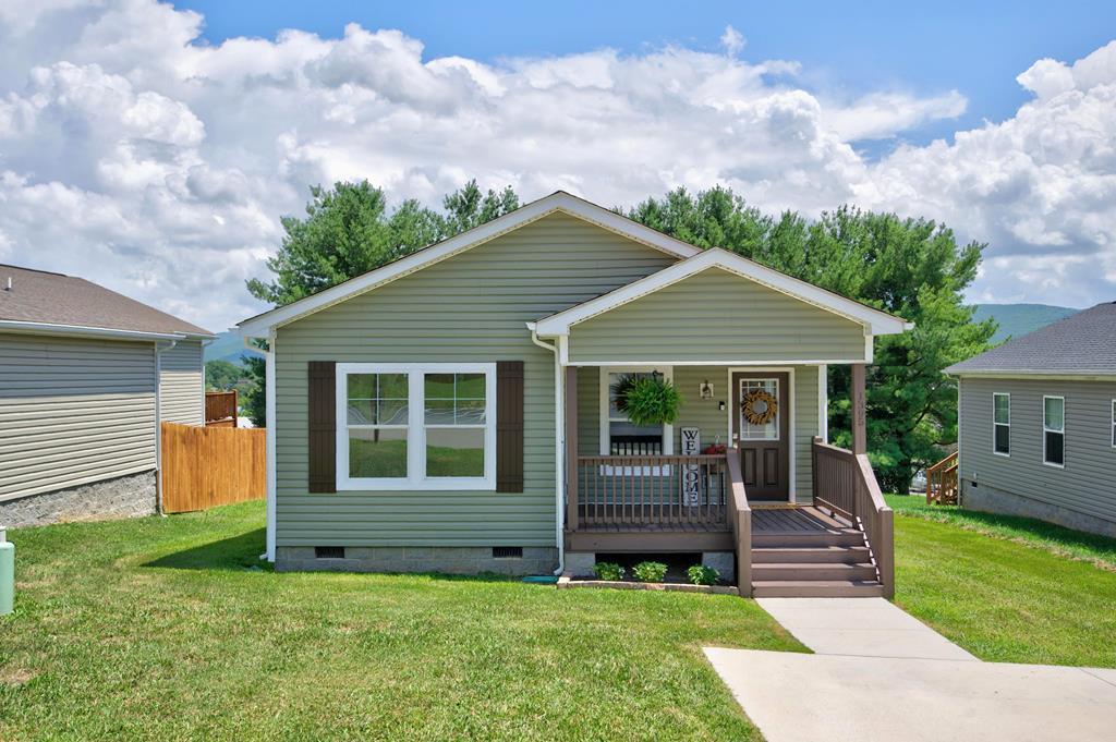 1395 W Ridge Street — photo