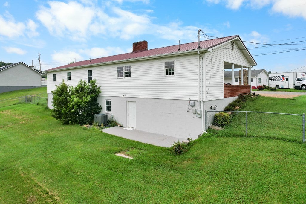 34296 Stagecoach Rd, Glade Spring, VA 24340 — photo 3