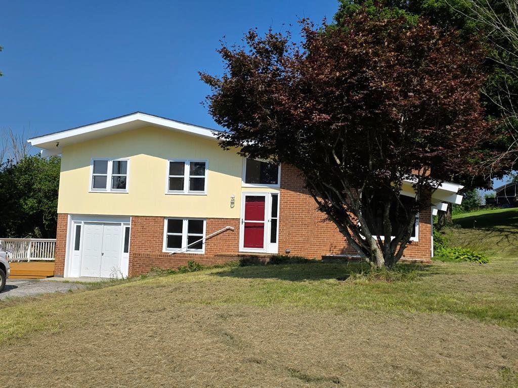 176 Crestwood Drive — photo