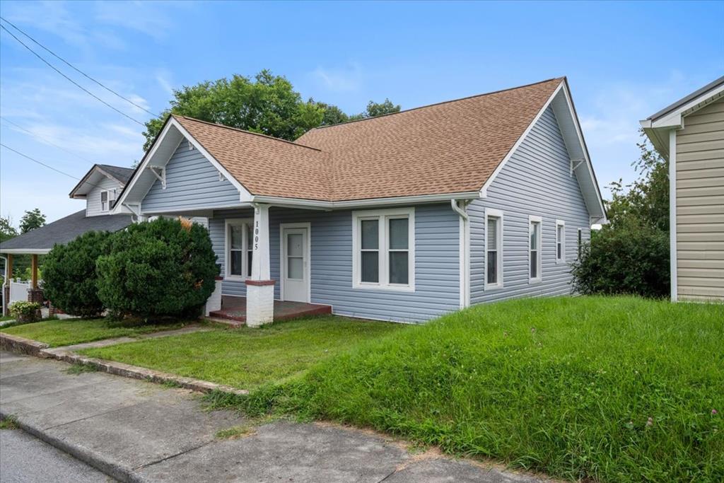 1005 Russell St — photo
