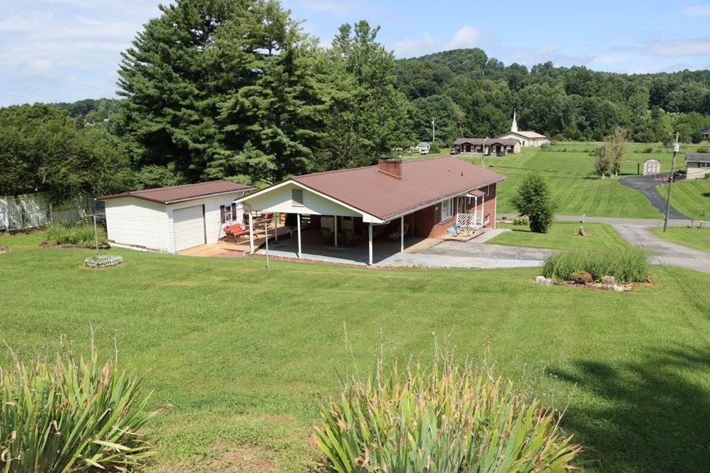 4244 Reedy Creek Rd, Bristol, VA 24202 — photo 2
