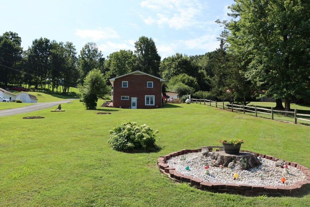 4244 Reedy Creek Rd, Bristol, VA 24202 — photo 3