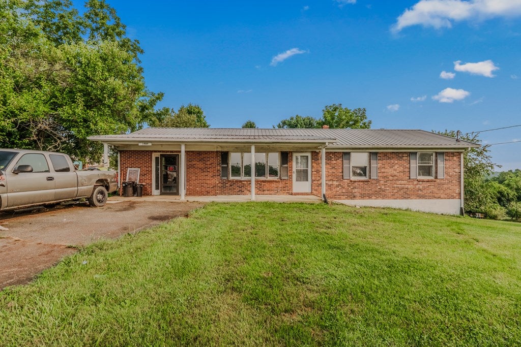 1900 Coon Ridge Rd, Hillsville, VA 24343 — photo 2