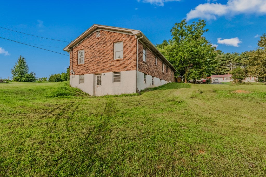 1900 Coon Ridge Rd, Hillsville, VA 24343 — photo 3