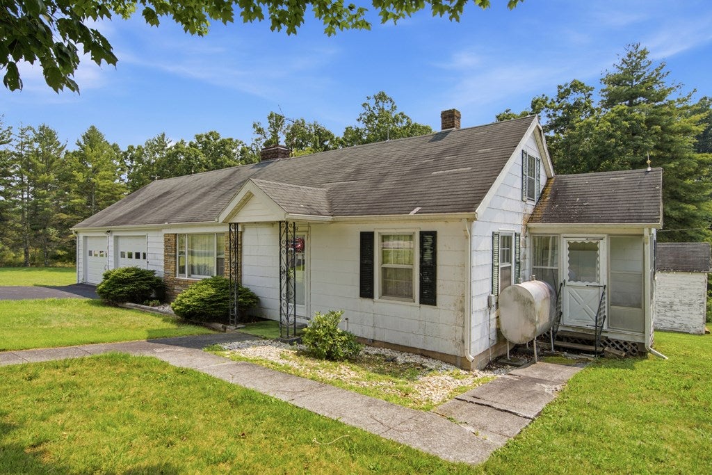502 Alum Ridge Rd, Willis, VA 24380 — photo 3
