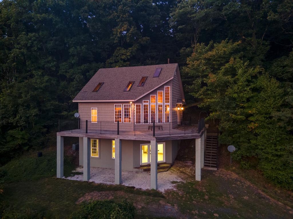 1001 Crystal Springs Dr — photo