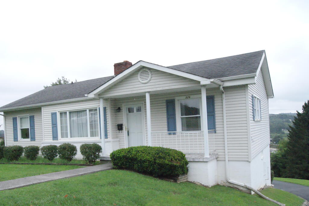 326 Lowry Drive — photo