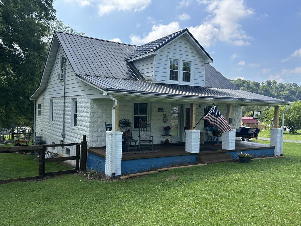 104 Lansworth Drive — photo