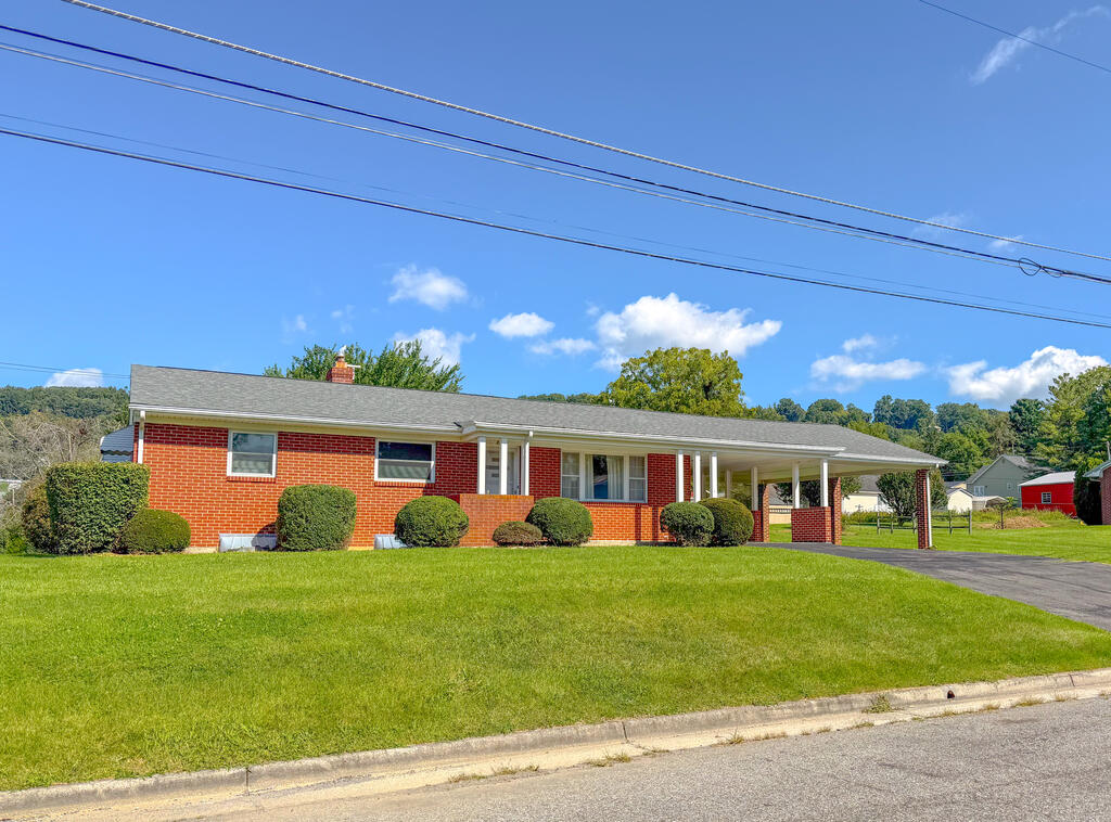 1290 W North Street — photo