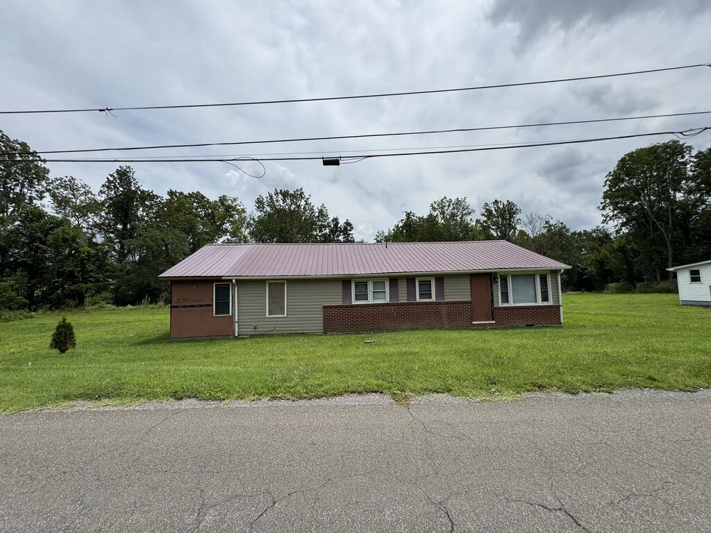 484 Riverside Rd — photo