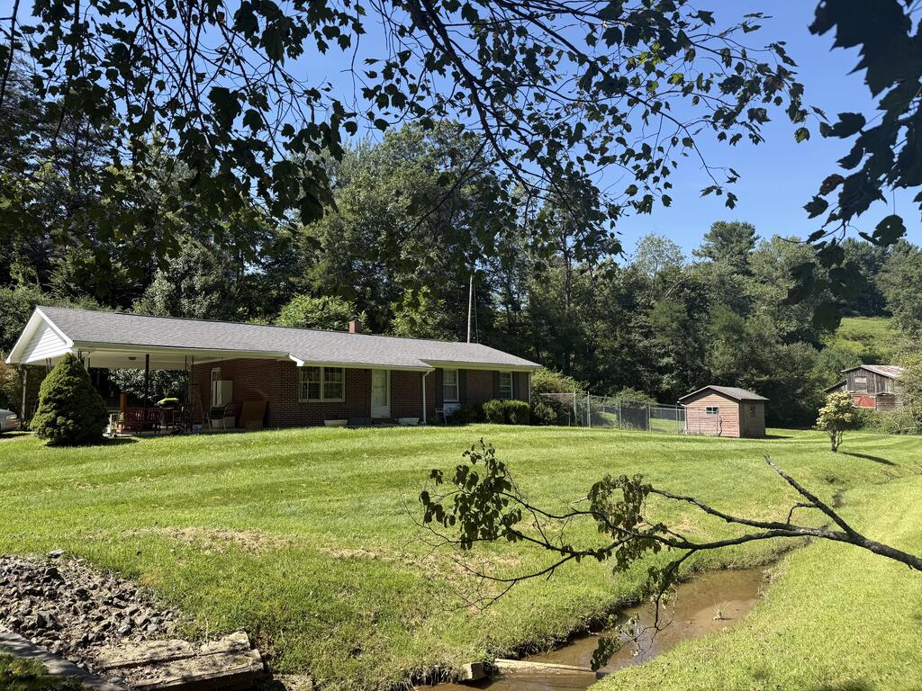 917 McGee Rd — photo