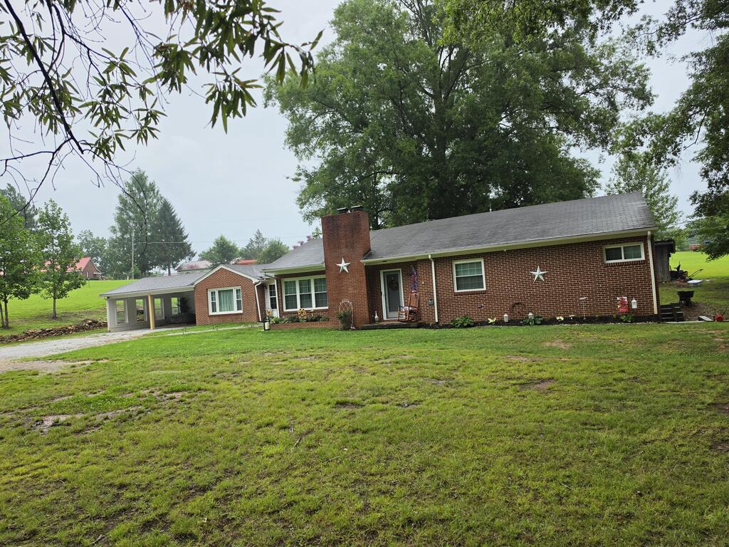 4606 Wards Gap Rd — photo