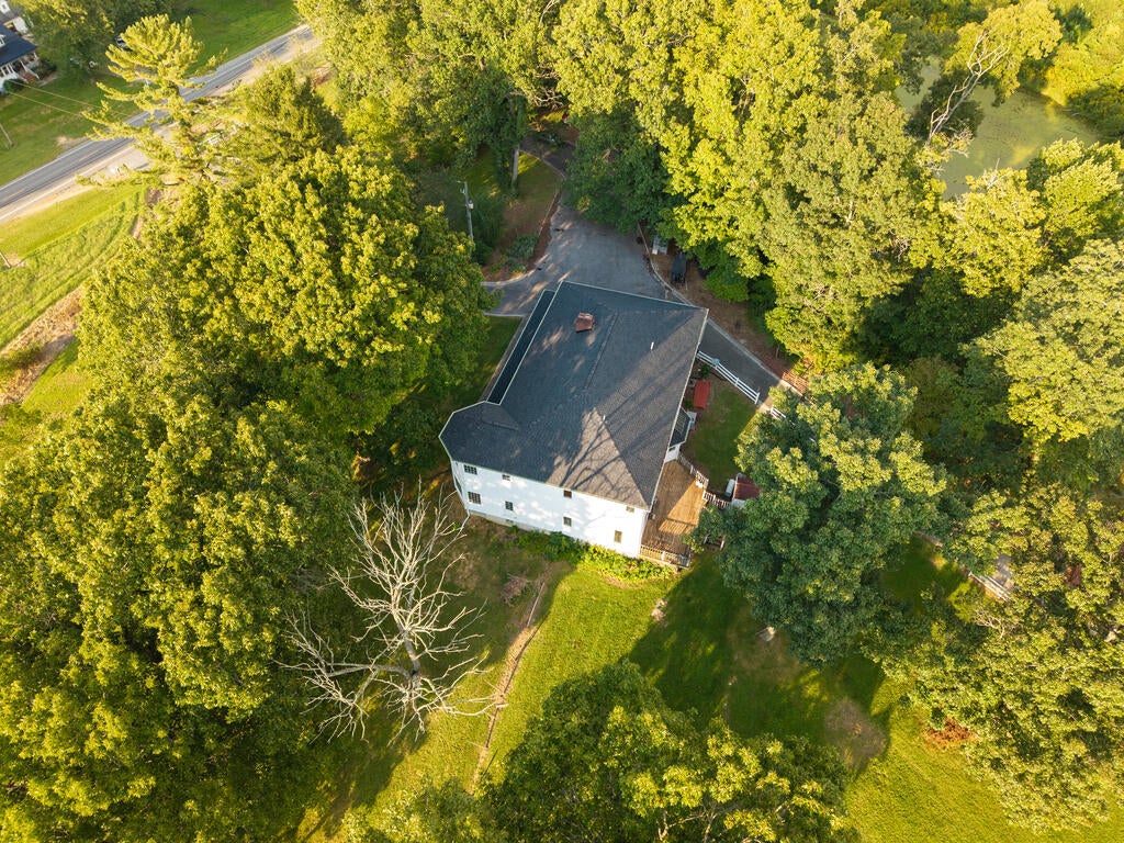 7689 W Lee Highway — photo