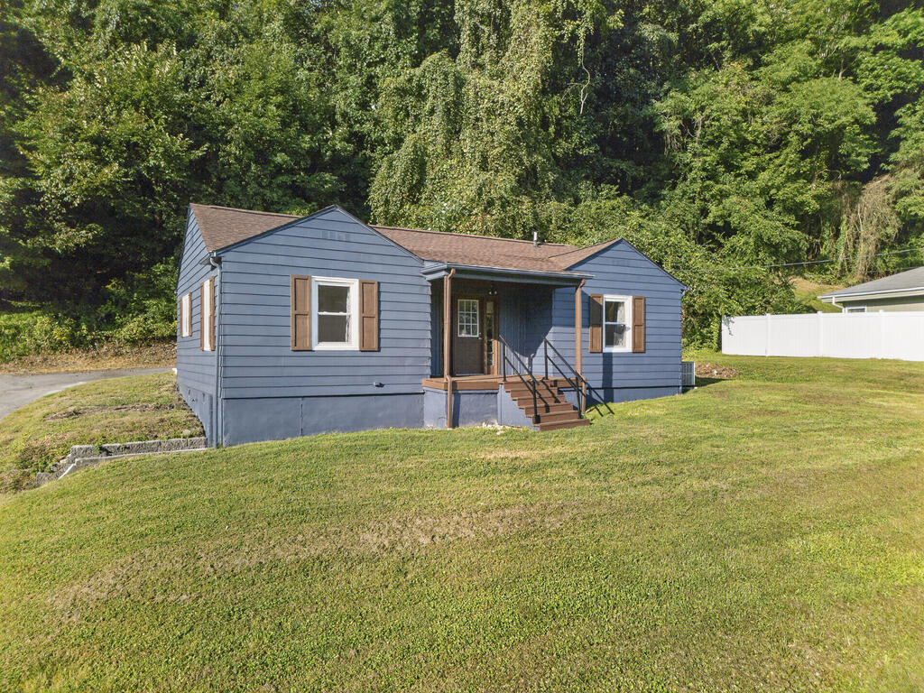 1169 Valley Dr — photo