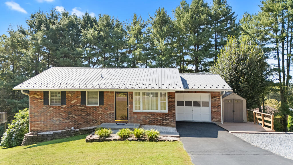 226 High Oak Drive — photo