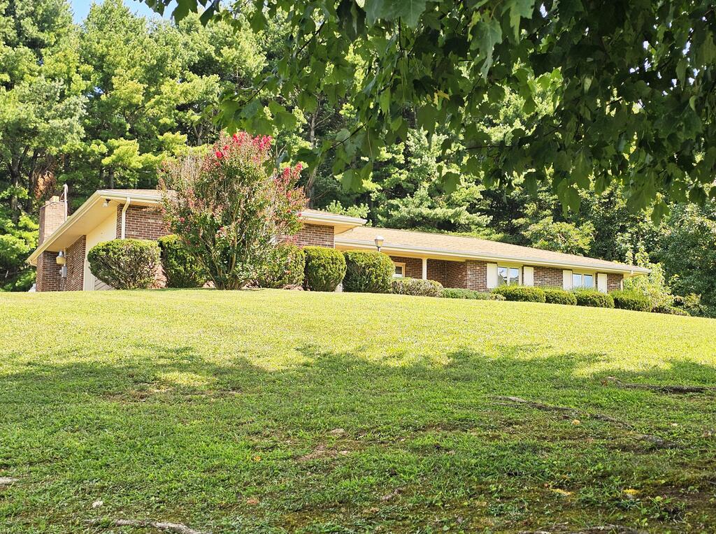 154 Stapleton Street, Pounding Mill, VA 24637 — photo 3